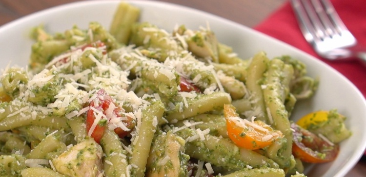 Avocado Pesto Chicken Pasta