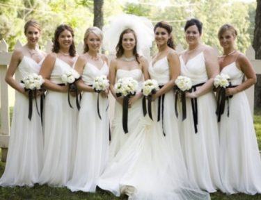 do bridesmaids and maid of honor wear the same dress