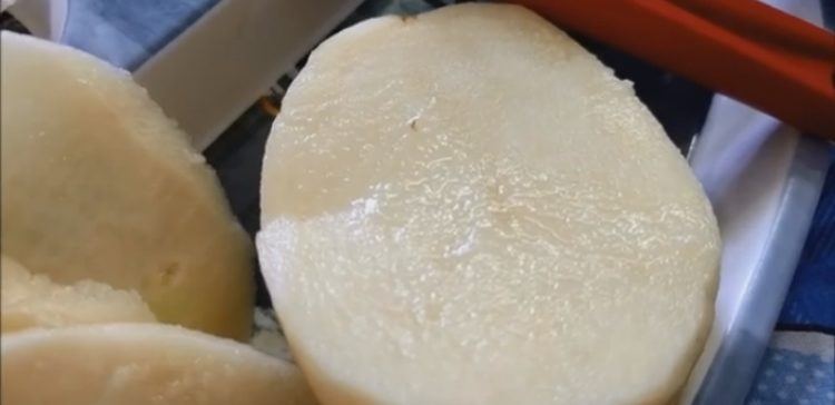 Image of cut potato.