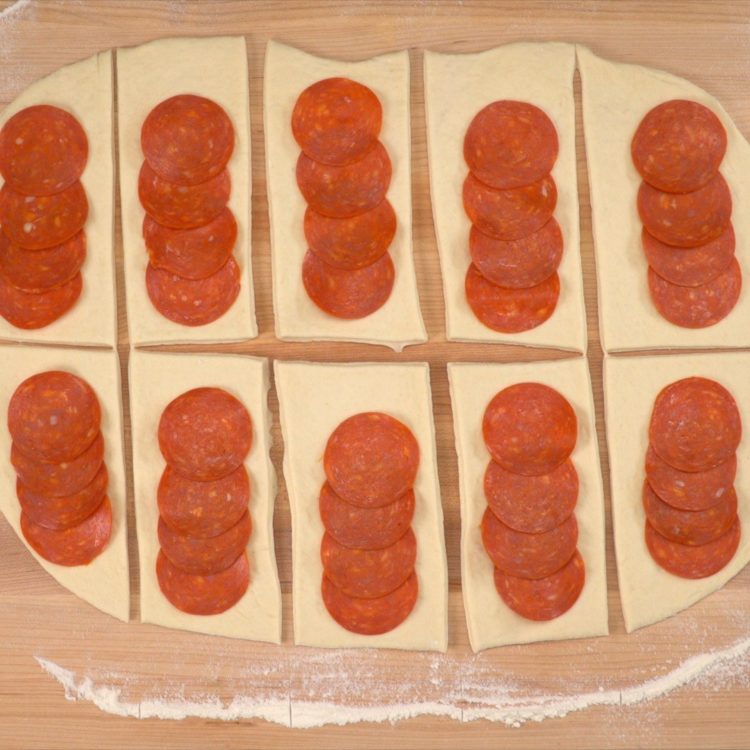 Bâtonnets de pizza farcis au pepperoni