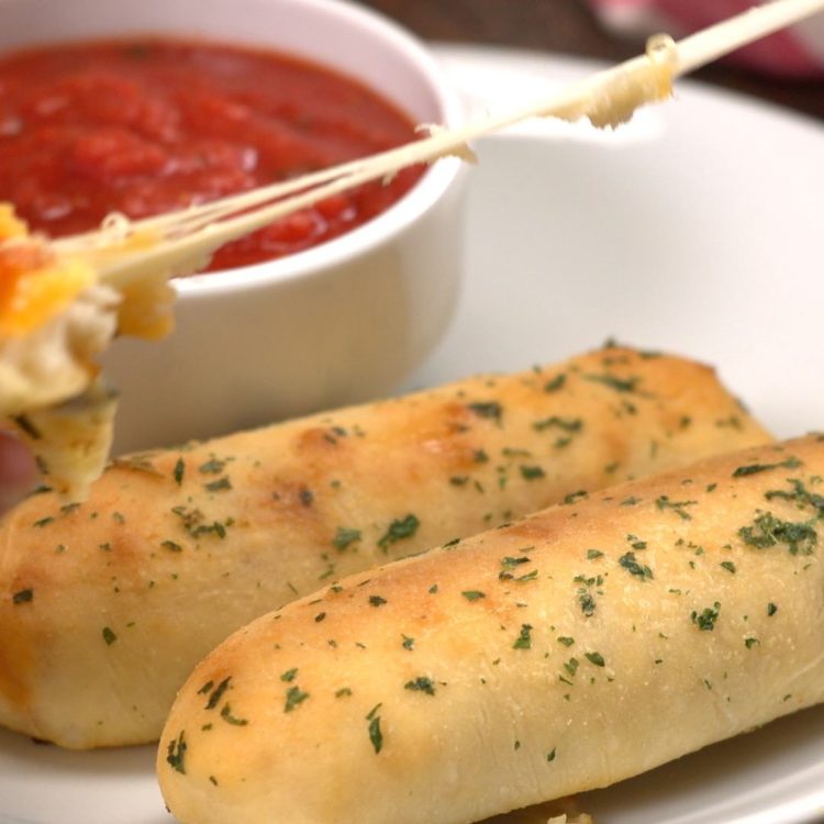 Gefüllte Pizza Sticks käse Stretch