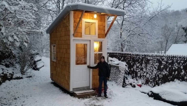 https://tiphero.info/wp-content/uploads/2017/10/kids-tiny-house.jpg