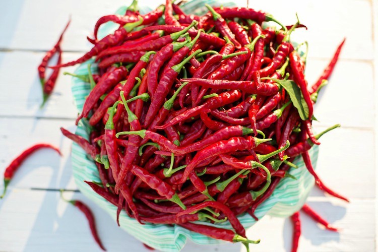 Image of cayenne peppers.