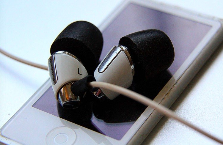 earbuds on iPod