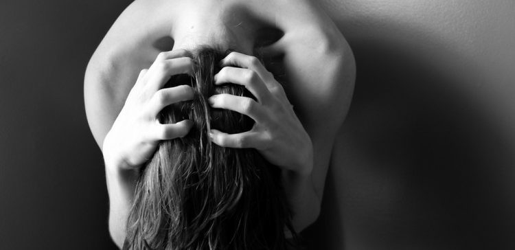 Image of woman with anxiety.
