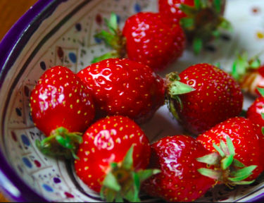 Image of bowl of strawberries