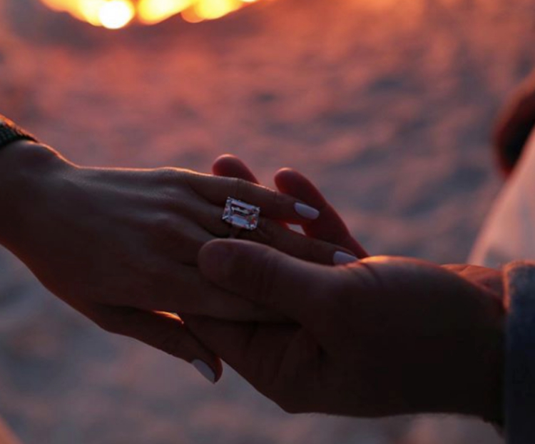 Image of Jennifer Lopez's engagement ring