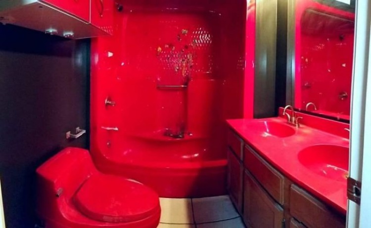 15 People Share Their Most Unusual Bathroom Designs
