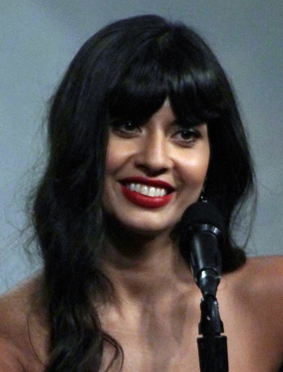 914px-Jameela_Jamil_at_the_2018_Comic-Con_International_(42913091955)_(cropped)