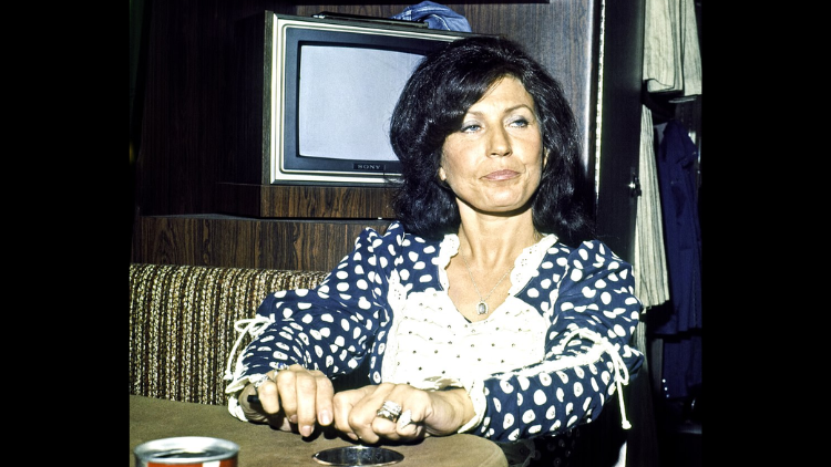 Loretta Lynn in 1975
