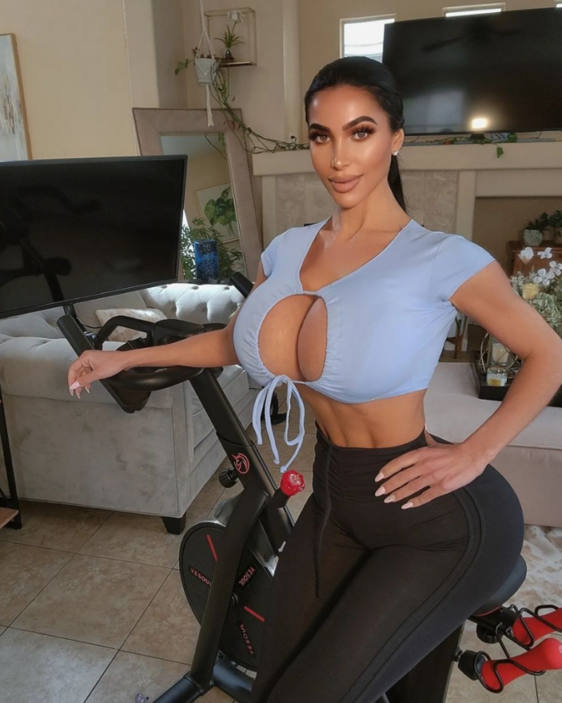 Kim Kardashian Lookalike